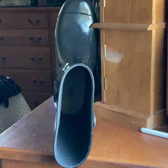 UGG Rainboots - Picture 5 of 5